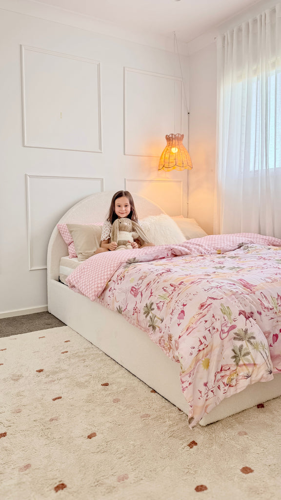 Organic Cotton vs. Polyester Rugs: Safe Choices for Parents | Rich Class Decor