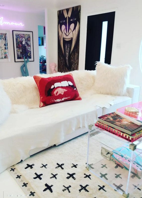 hope neutral rug in living room