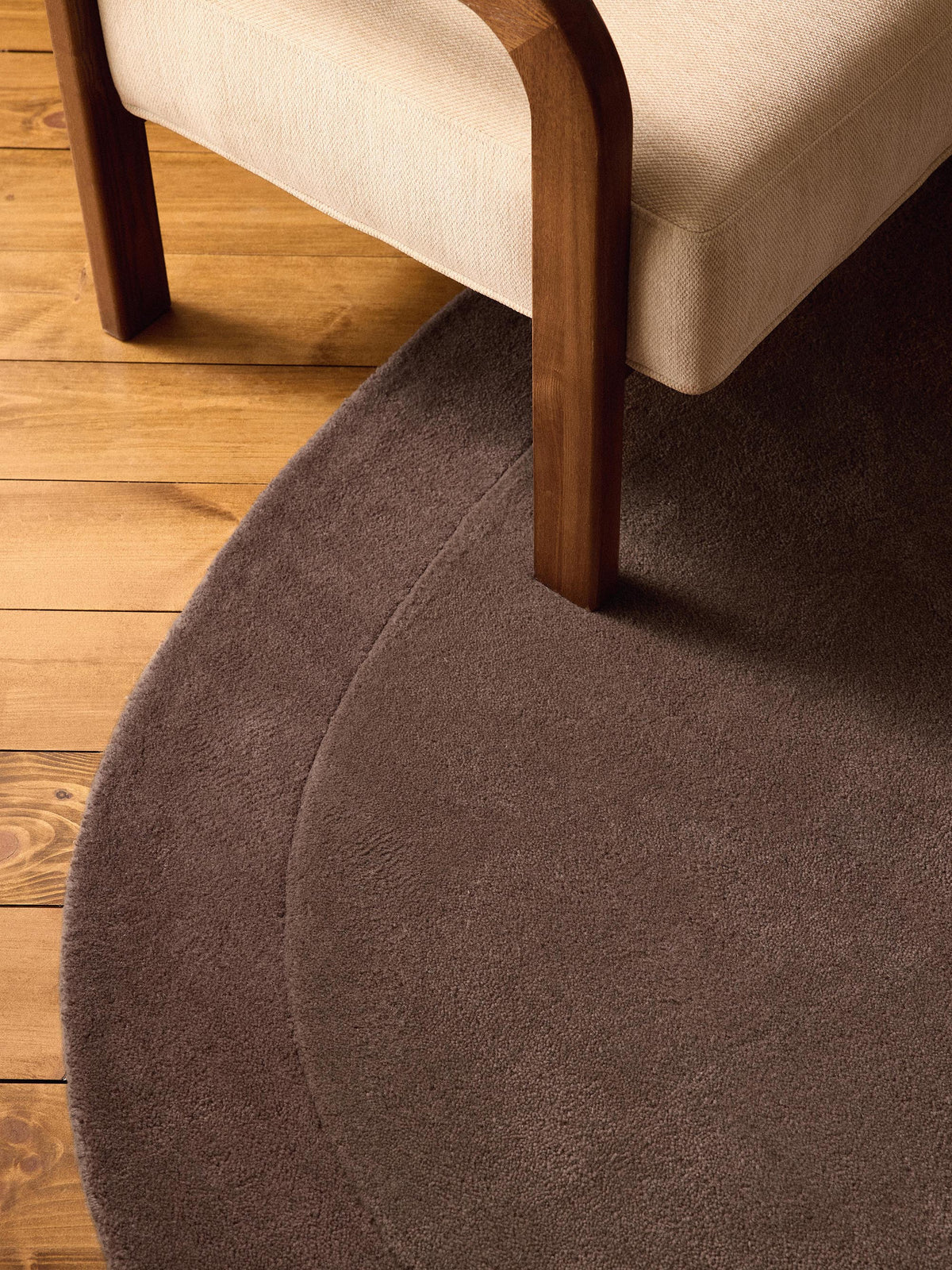 Minimalist Bean Shaped Area Rug Hand Tufted Wool Rug