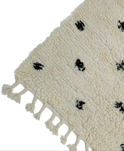 Holly Handwoven Berber Luxurious & Plush Polka Dot Wool Rug