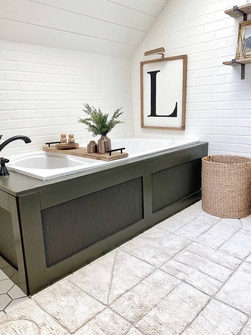Close-up of our SUSAN organic cotton machine washable bath mat